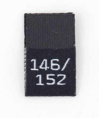 Black woven folded sizelabel 146/152