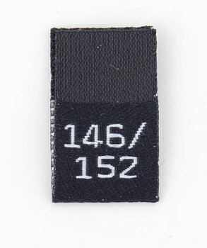 Black woven folded sizelabel 146/152