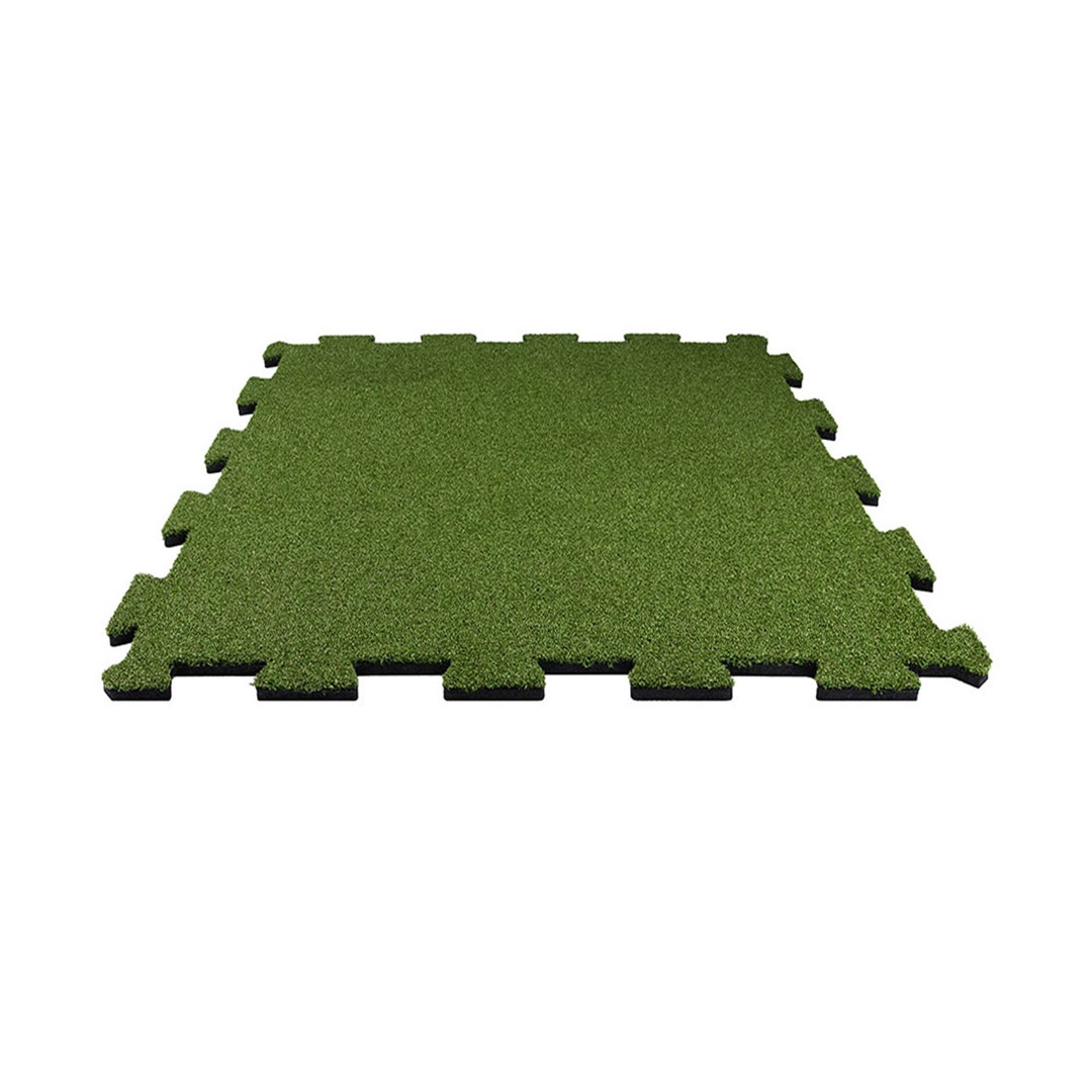 Konstgräs på gummigolv med raka kanter, 10 – 20mm