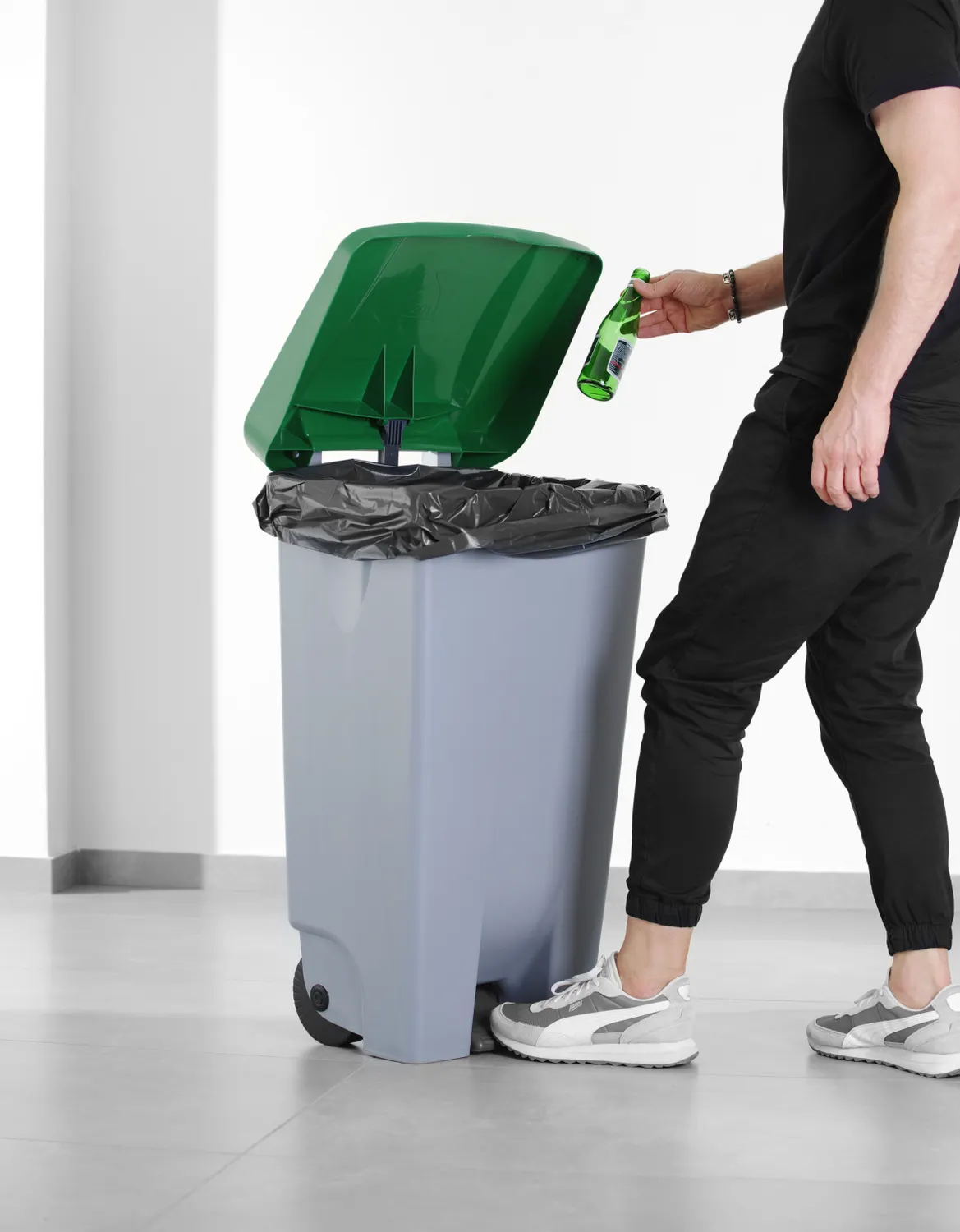 Avfallsbehållare med fotpedal 120L - 7