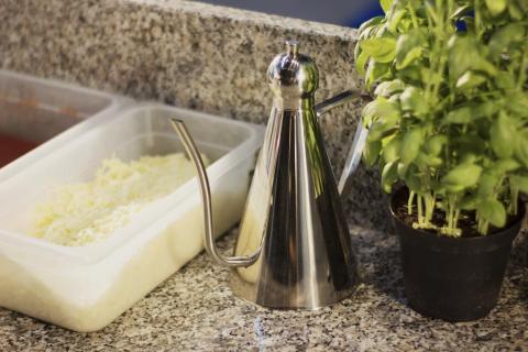 Rostfri oljekanna i  stål, 1 liter - 3