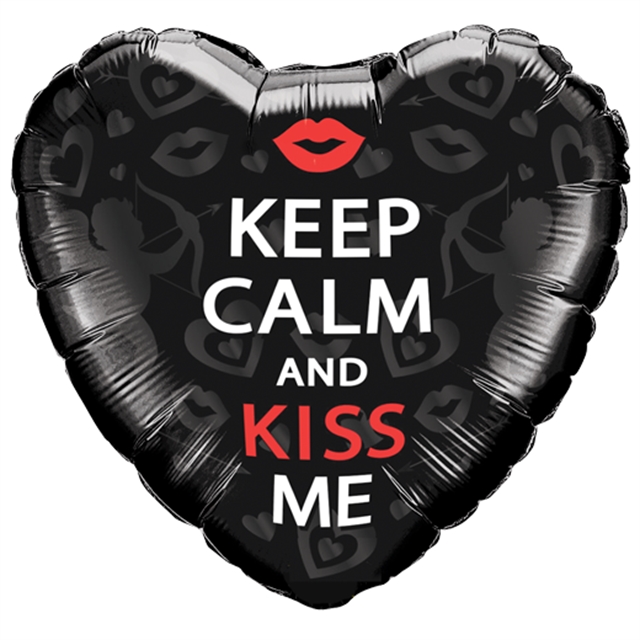 18" Keep Calm and Kiss Me