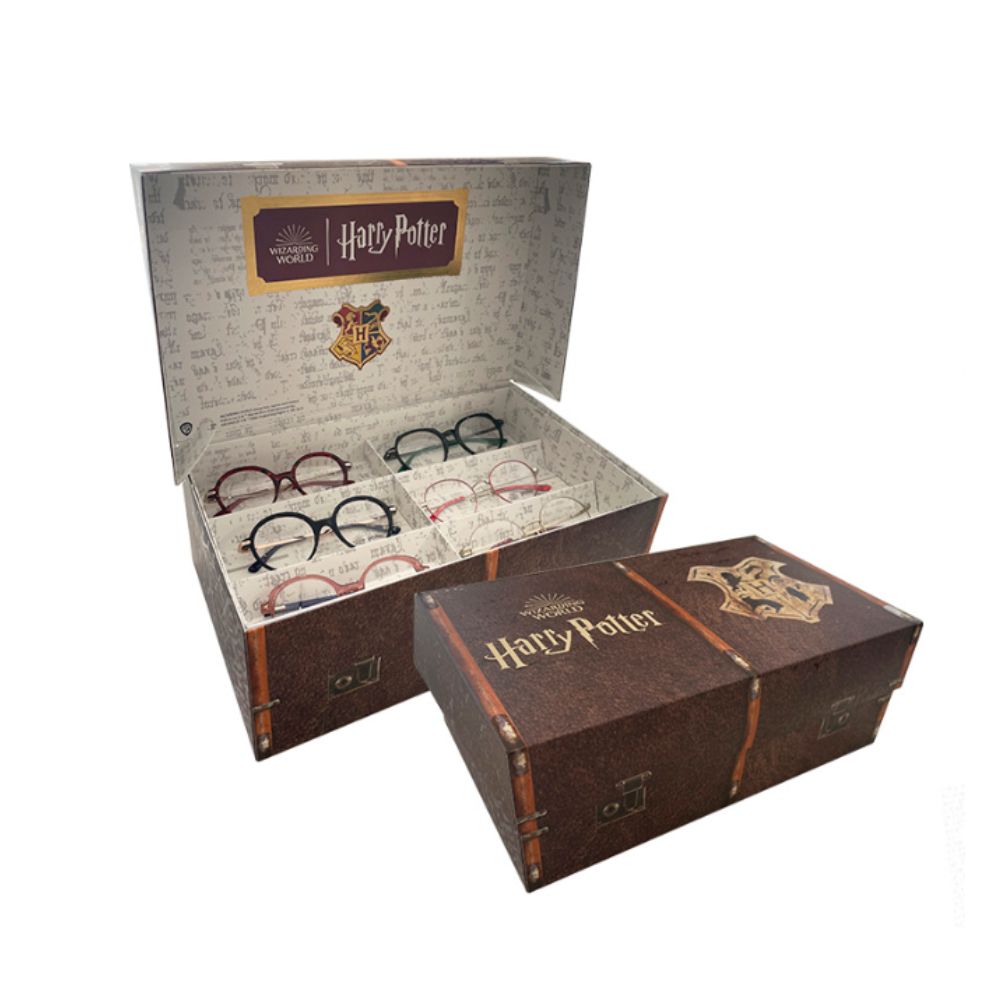 Foto på en koffert med Harry Potter glasögon från KNCO