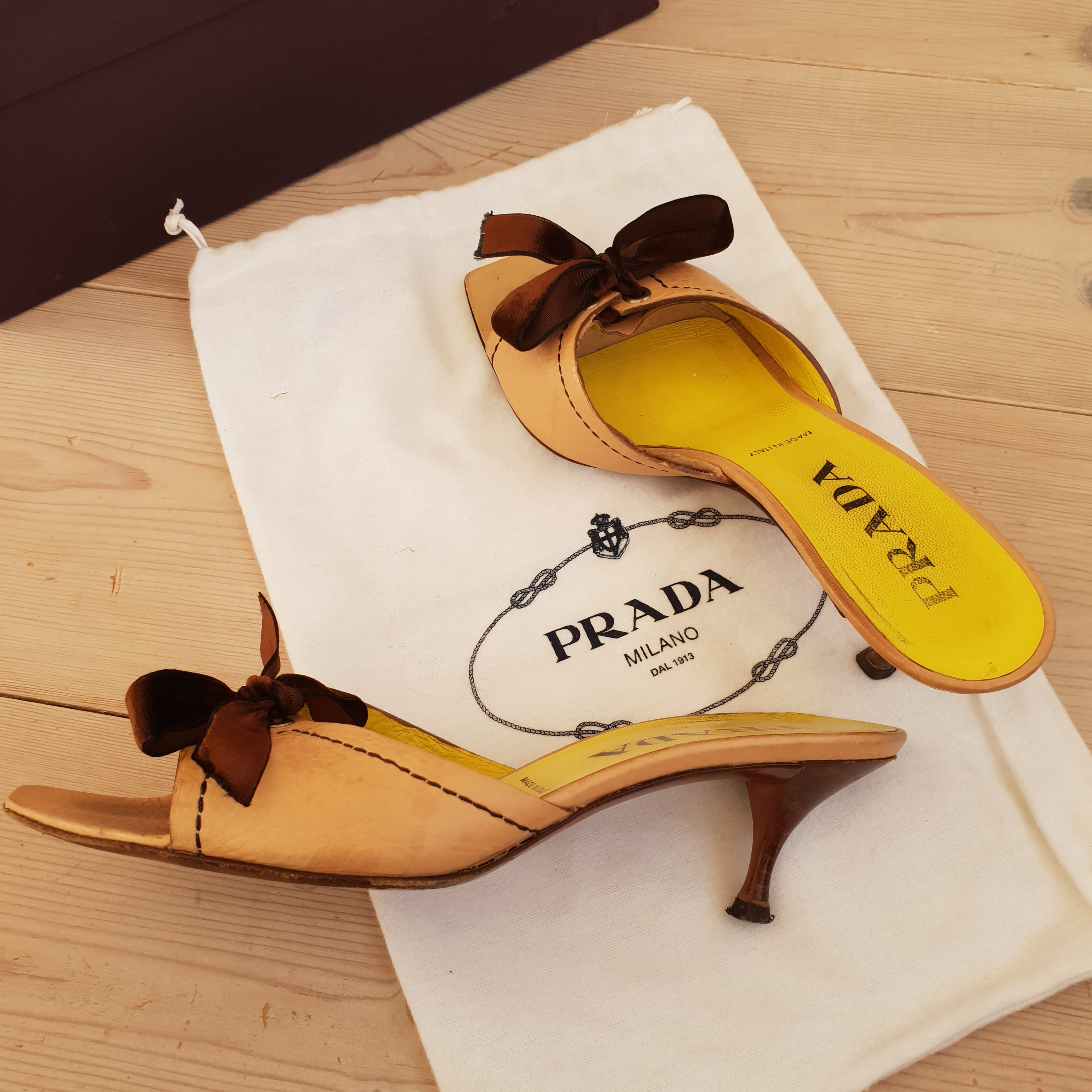 PRADA kitten heels size 36,5 - Vintage by Ebba AB
