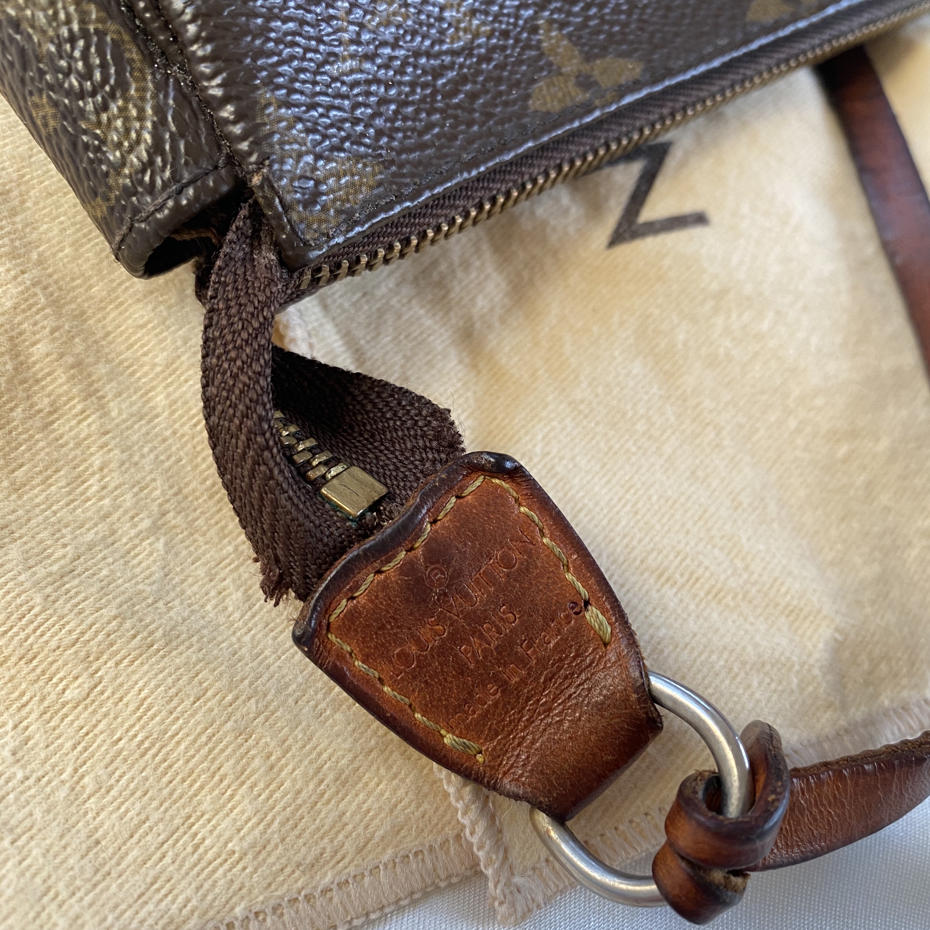 LOUIS VUITTON pochette accessoires - Vintage by Ebba AB