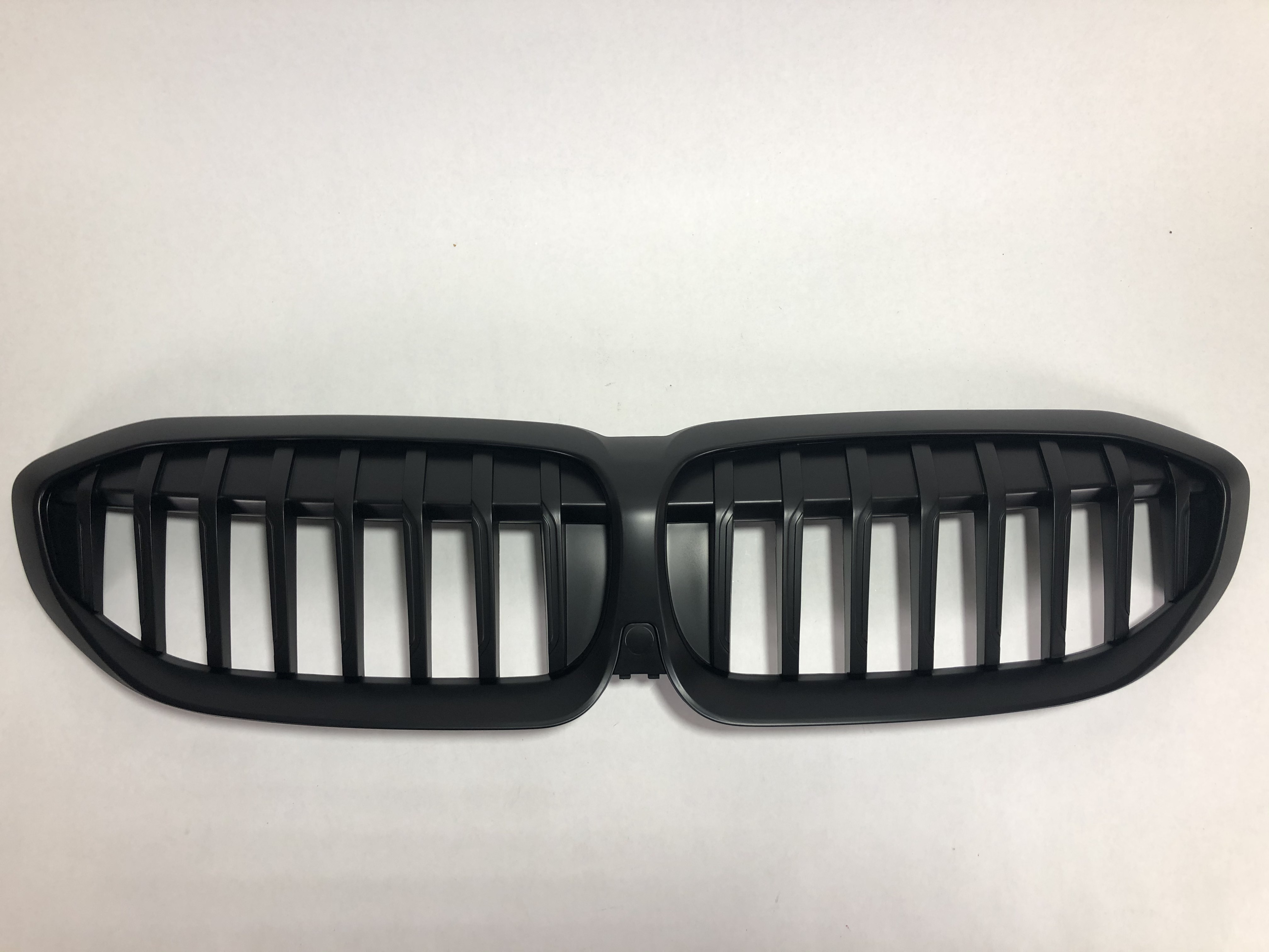 BMW G20 2019--> Grill/Njurar Matt Svart