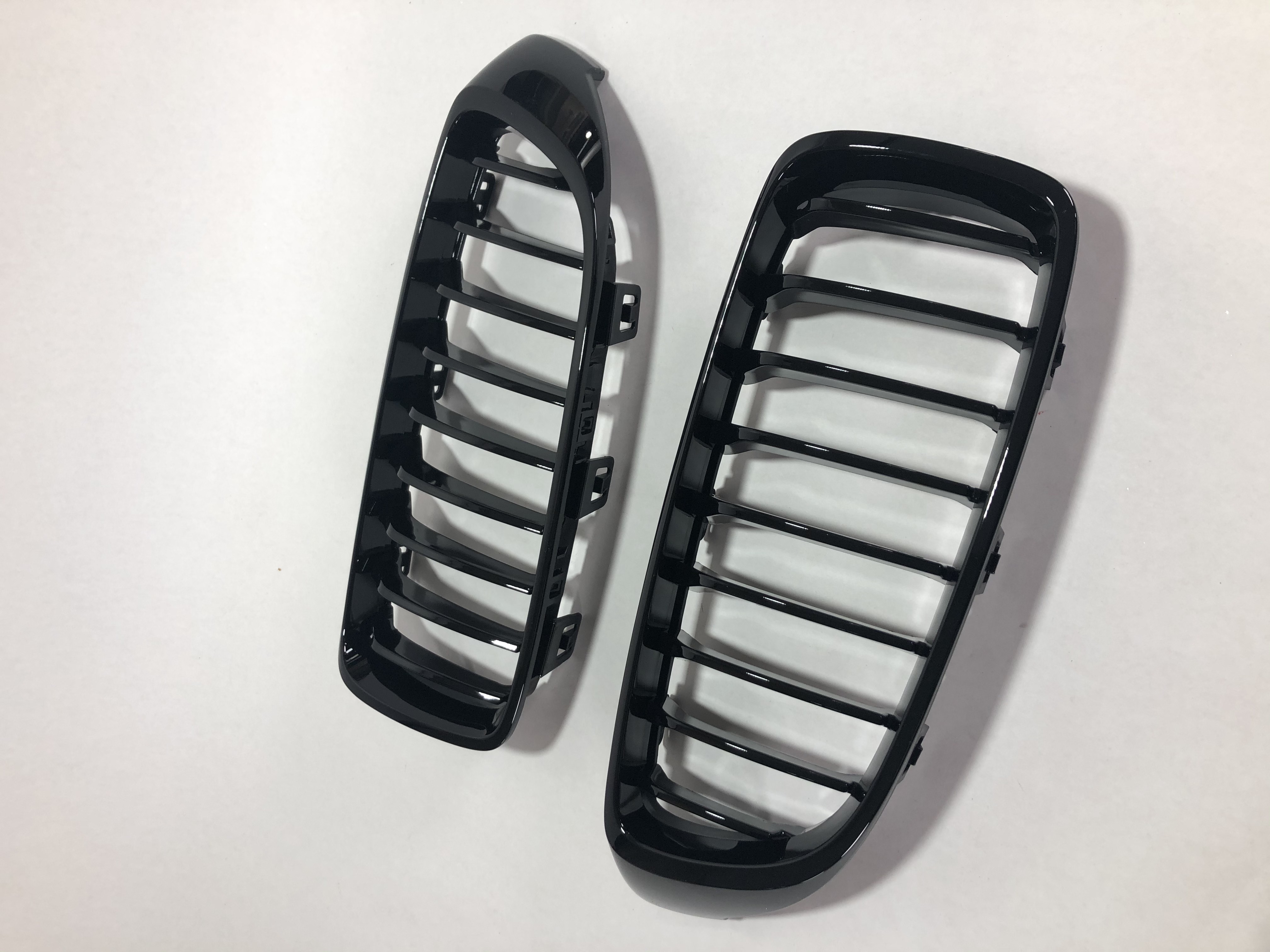 BMW F32/F33/F36 2013 --> Grill/Njurar Svart - 2