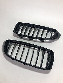 BMW F32/F33/F36 2013 --> Grill/Njurar Svart