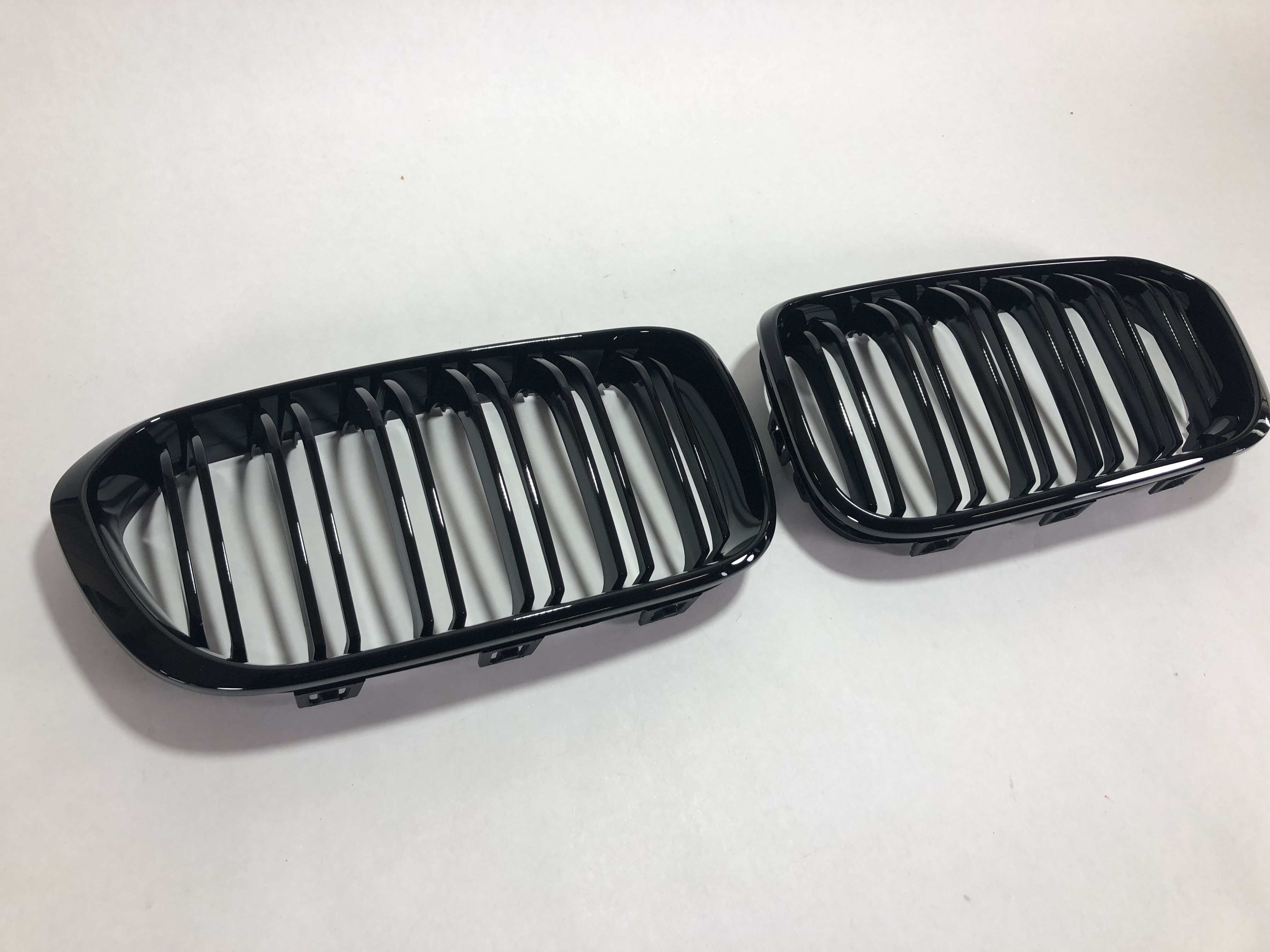 BMW F20/F21 2015 --> Njurar/Grill Svarta - 3