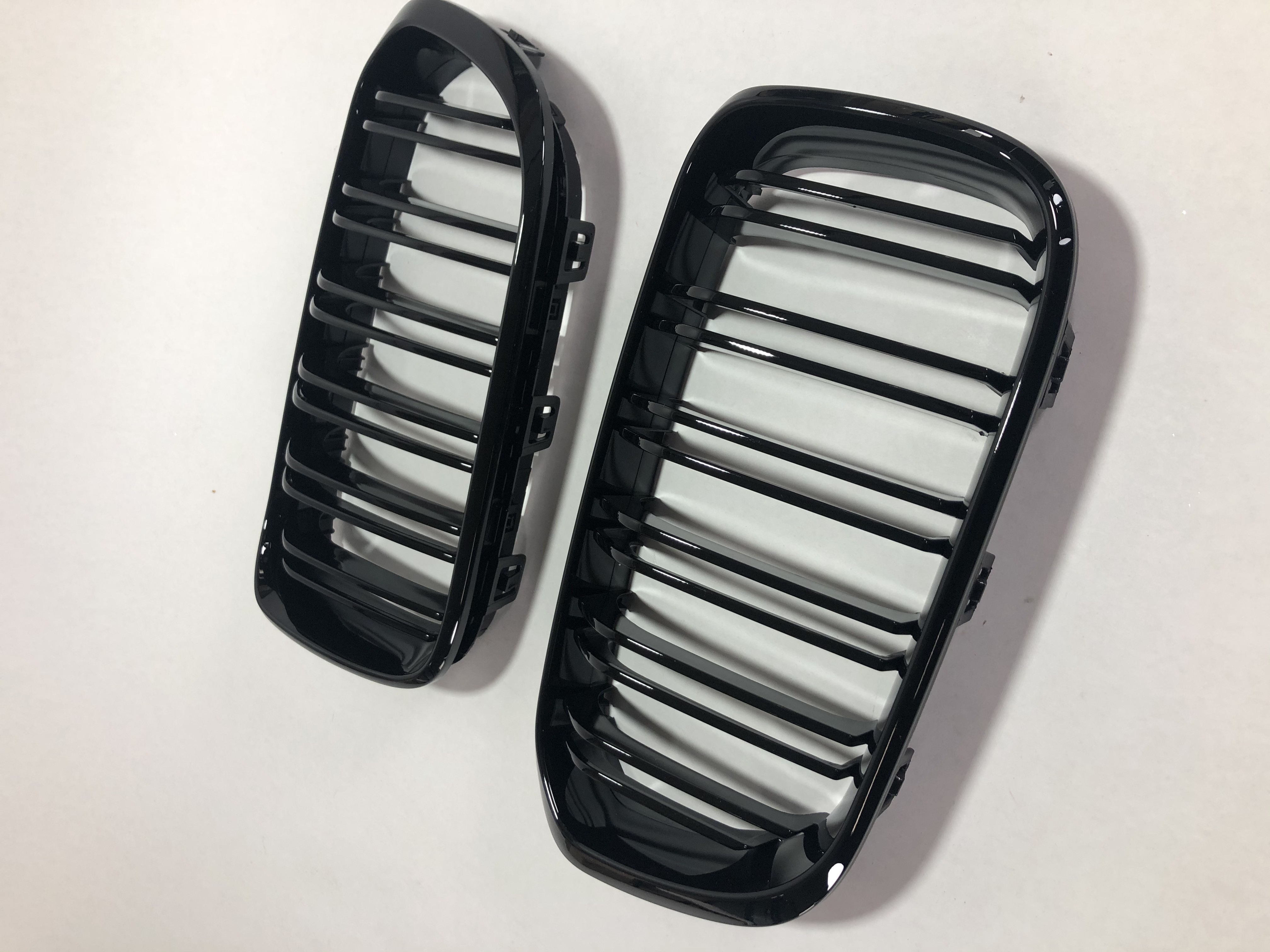 BMW F20/F21 2015 --> Njurar/Grill Svarta - 2