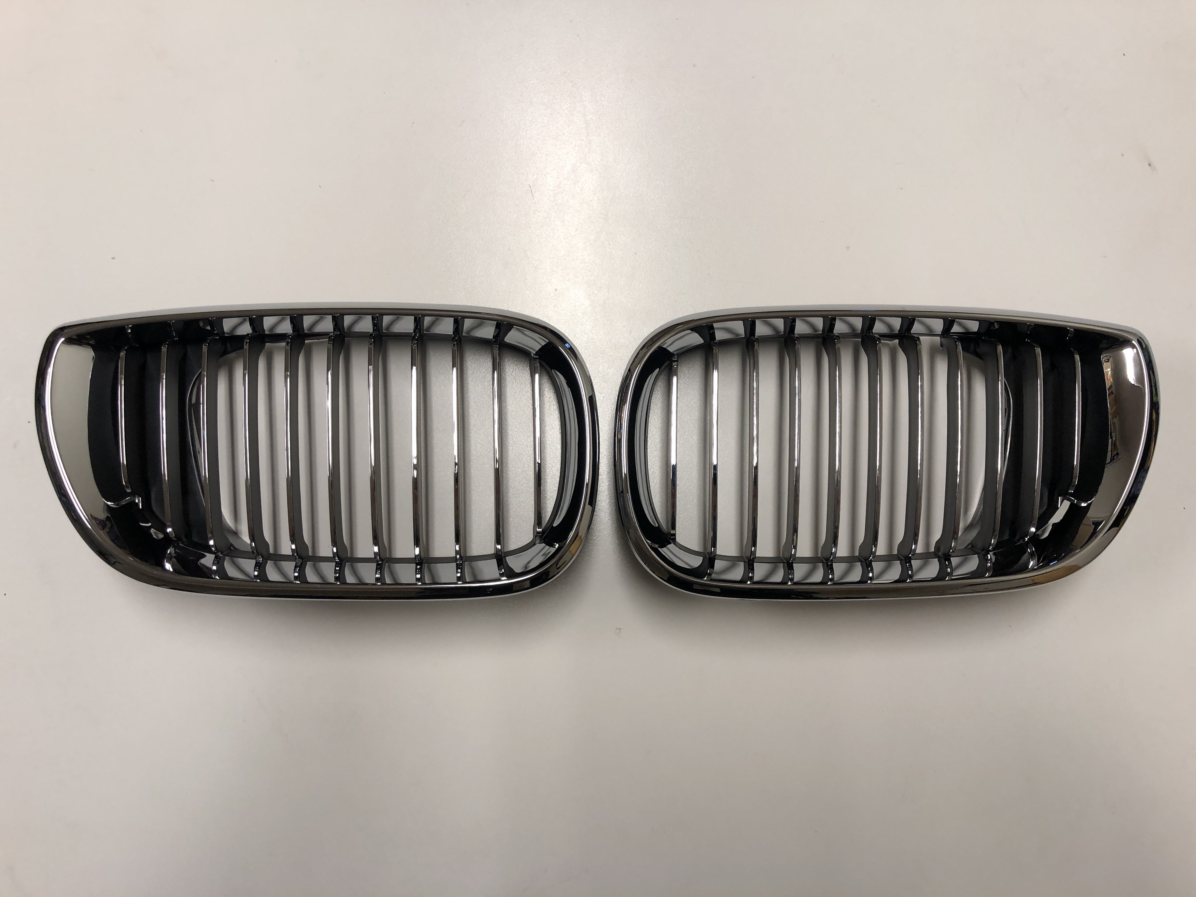 BMW E46 Grill/Njurar Chrome/Black