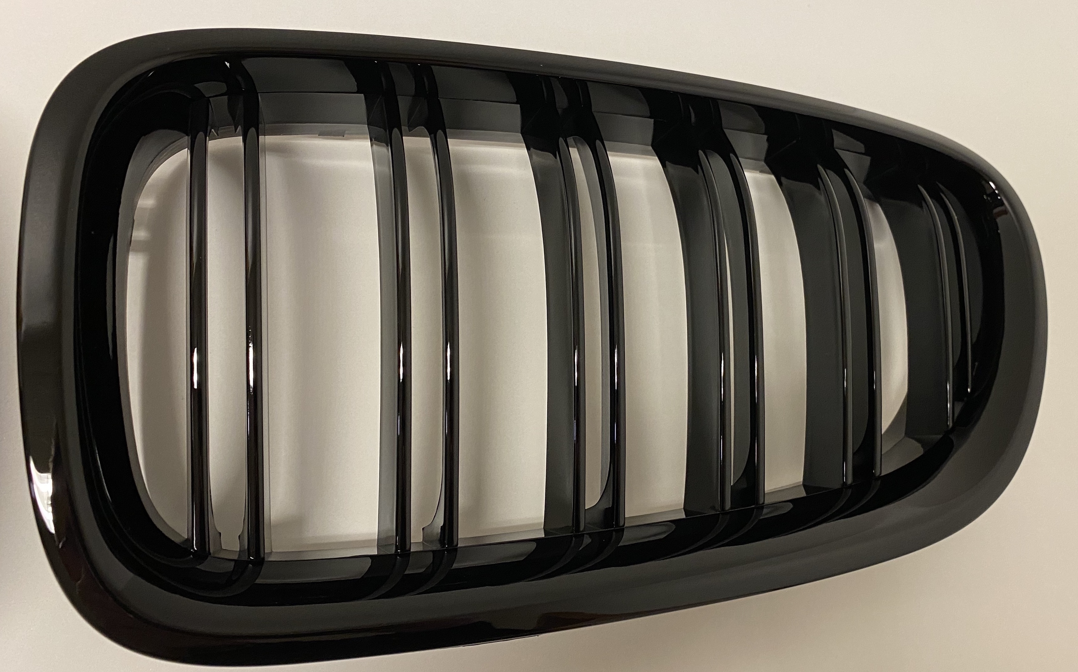 BMW F10/F11 Grill/Njurar M-Look Blank Svarta - 5
