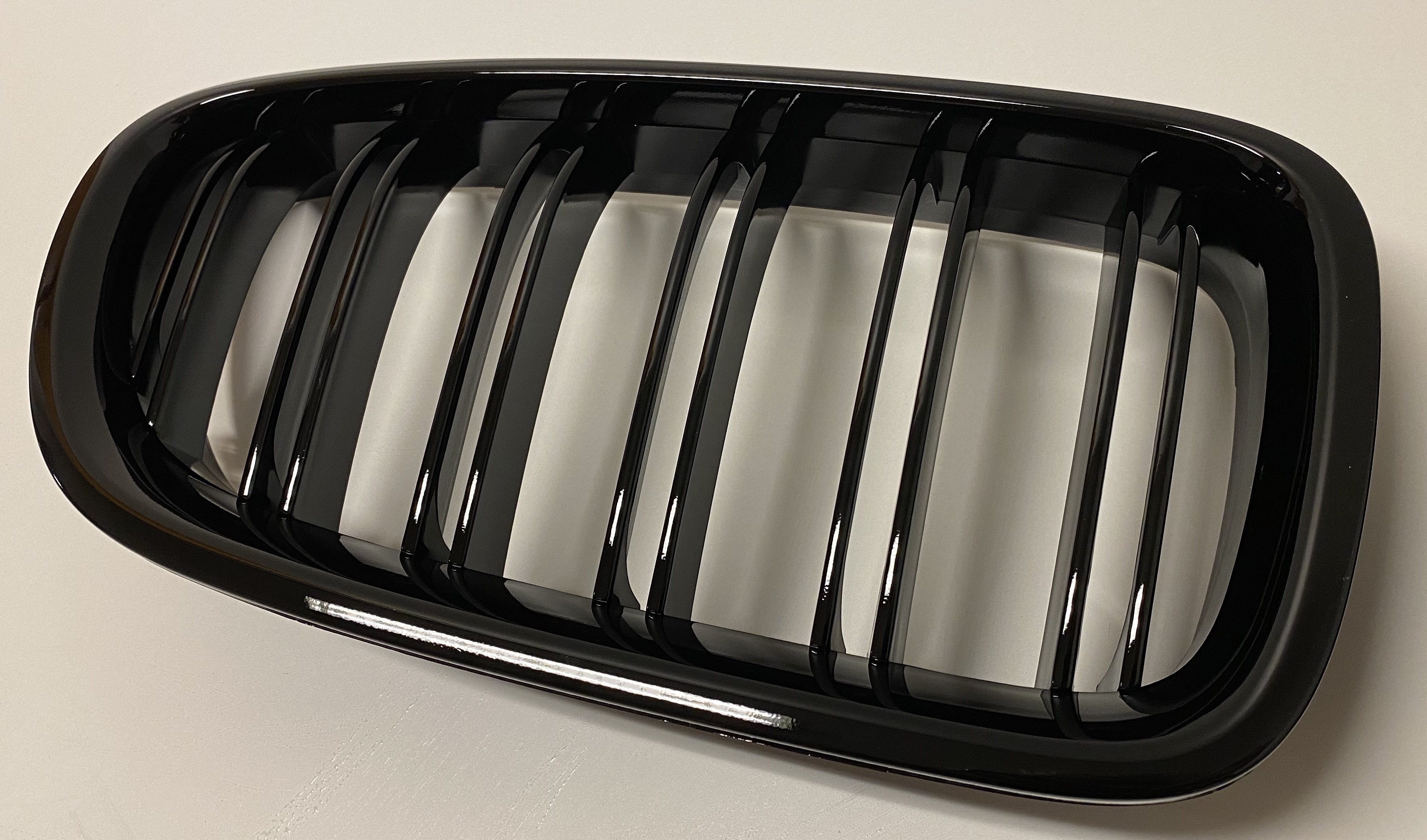 BMW F10/F11 Grill/Njurar M-Look Blank Svarta - 4