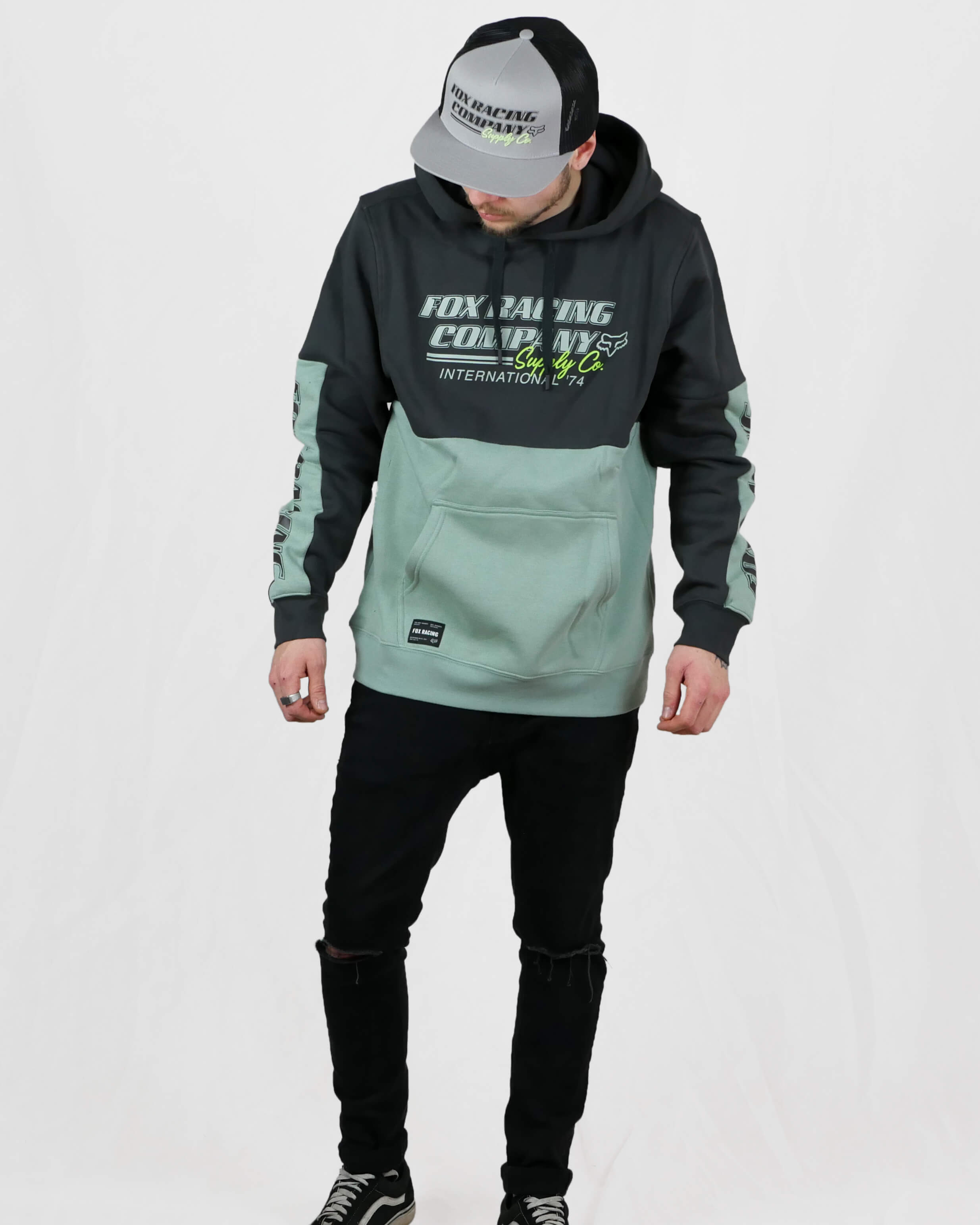 Snygga streetwear hoodies för herr | Fri frakt! Actionwear.se Snygga streetwear jackor för herr | Fri frakt! Actionwear.se