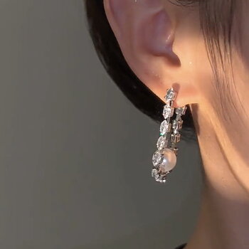 VACC Exquisite Pearl Earrings Cz