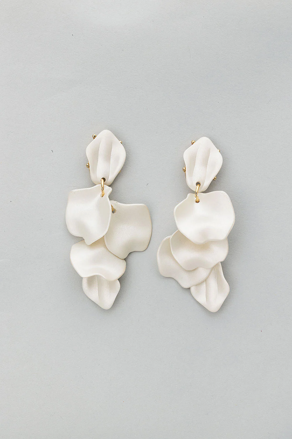 BOW19 Leaf Earrings Pearl White - 2