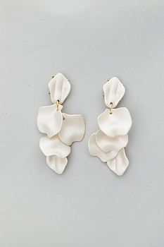BOW19 Leaf Earrings Pearl White