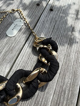 BOW19 Luisa Necklace Black