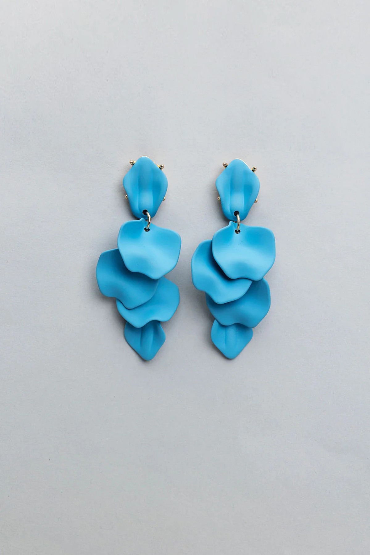 BOW19 Leaf earrings sky blue