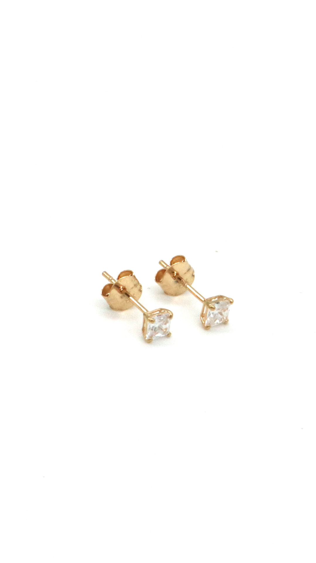 akta-guld-studs-18k-eva-lina