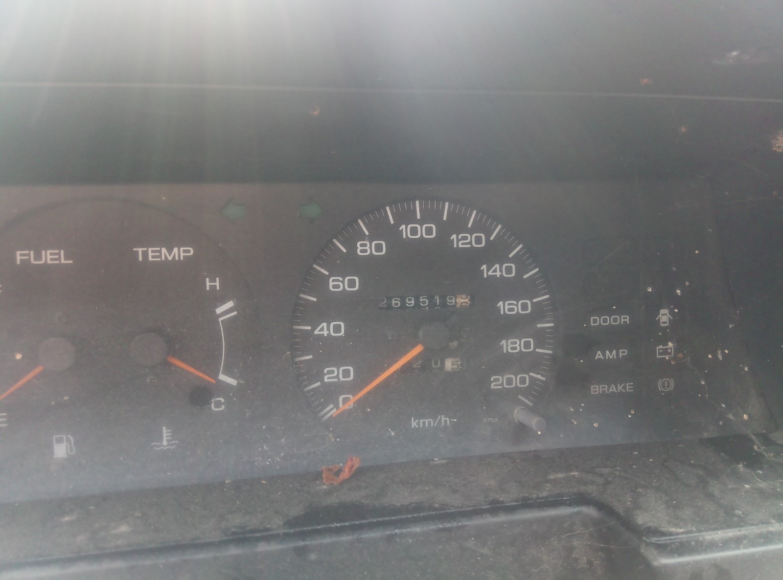 Nissan Sunny - Reservdelsbil (säljes i delar) - 9