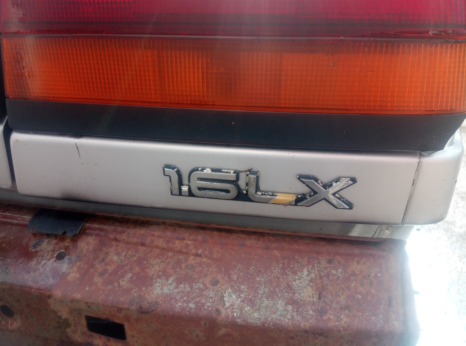 Nissan Sunny - Reservdelsbil (säljes i delar) - 10