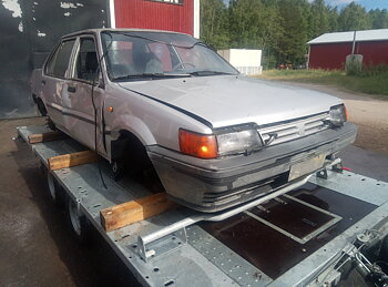 Nissan Sunny - Reservdelsbil (säljes i delar)
