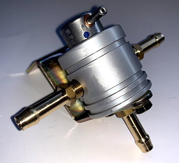 EFI regulator (single feed) 4.3 BAR Dubbla Push on (naturell aluminium)