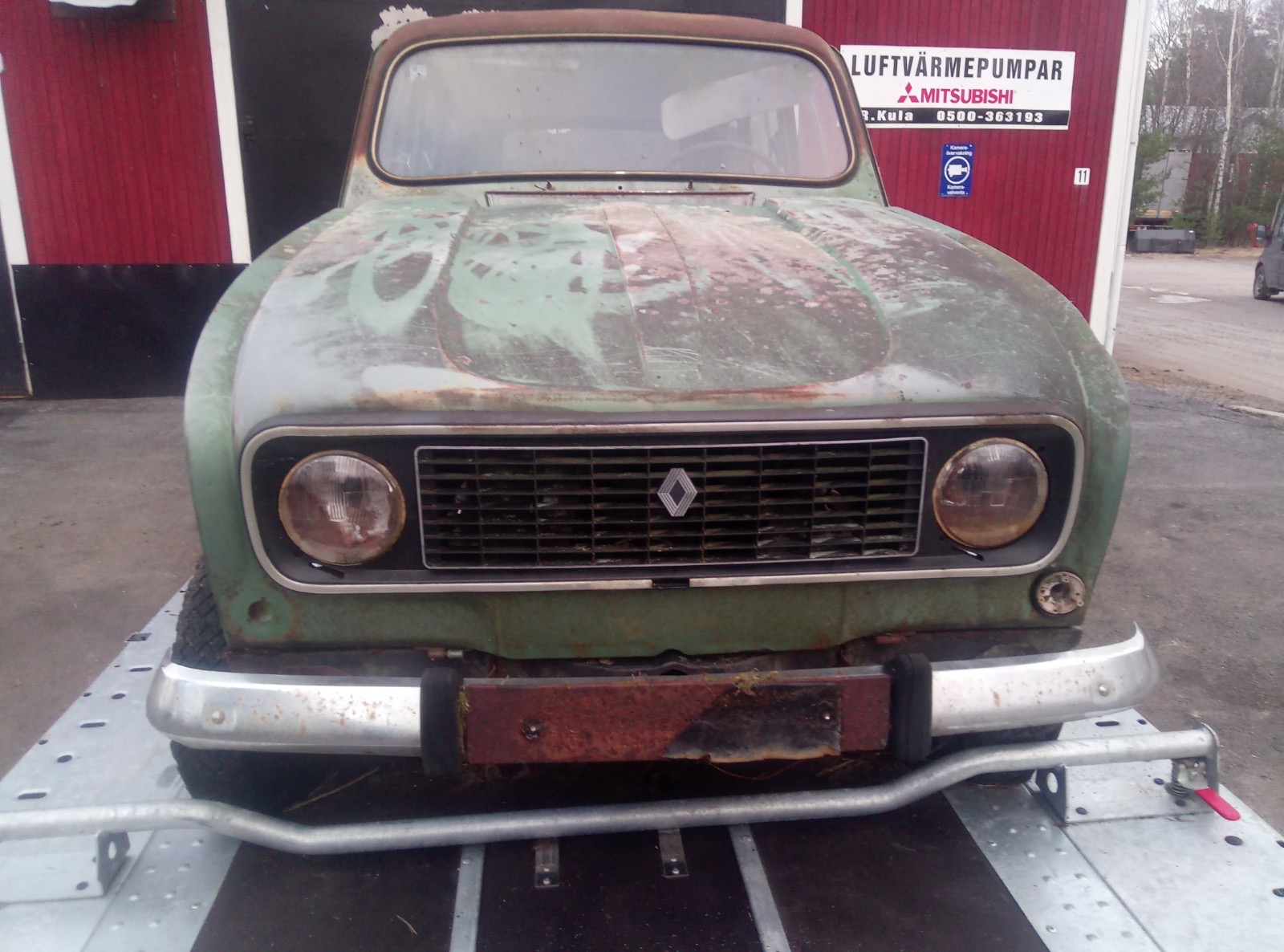 Renault 4 - Reservdelsbil (säljes i delar) - 3