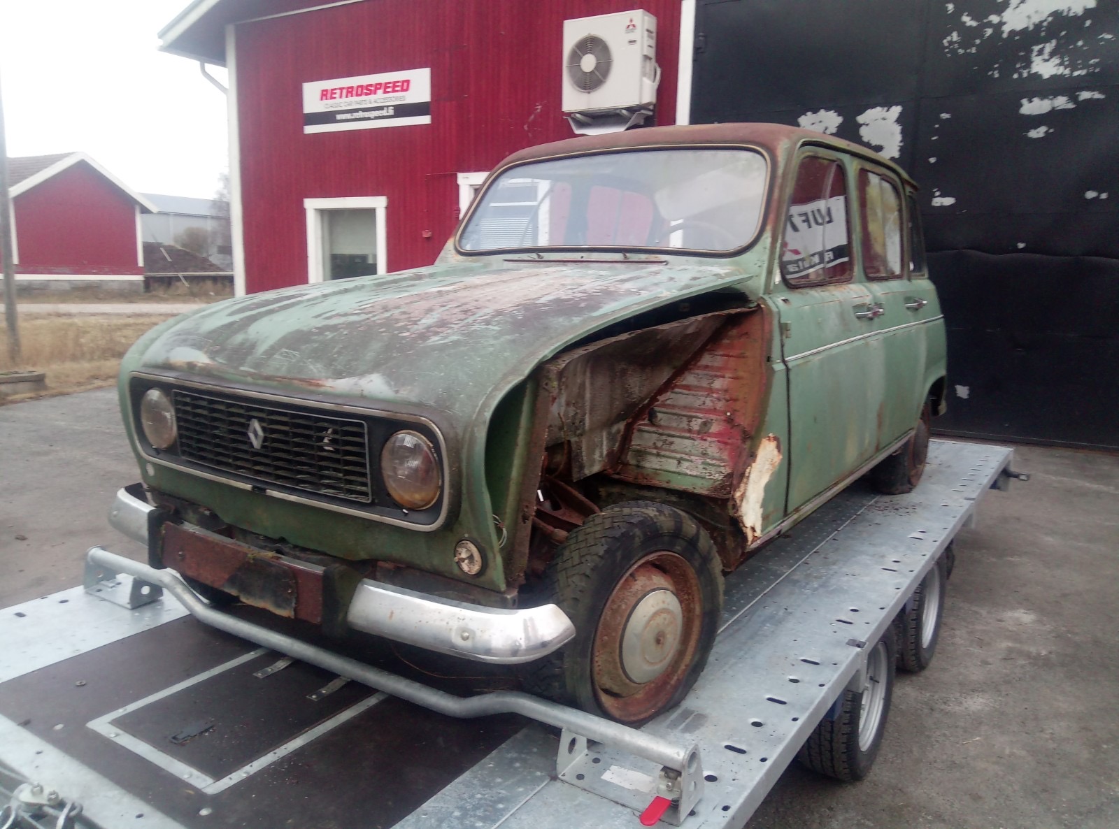 Renault 4 - Reservdelsbil (säljes i delar) - 5