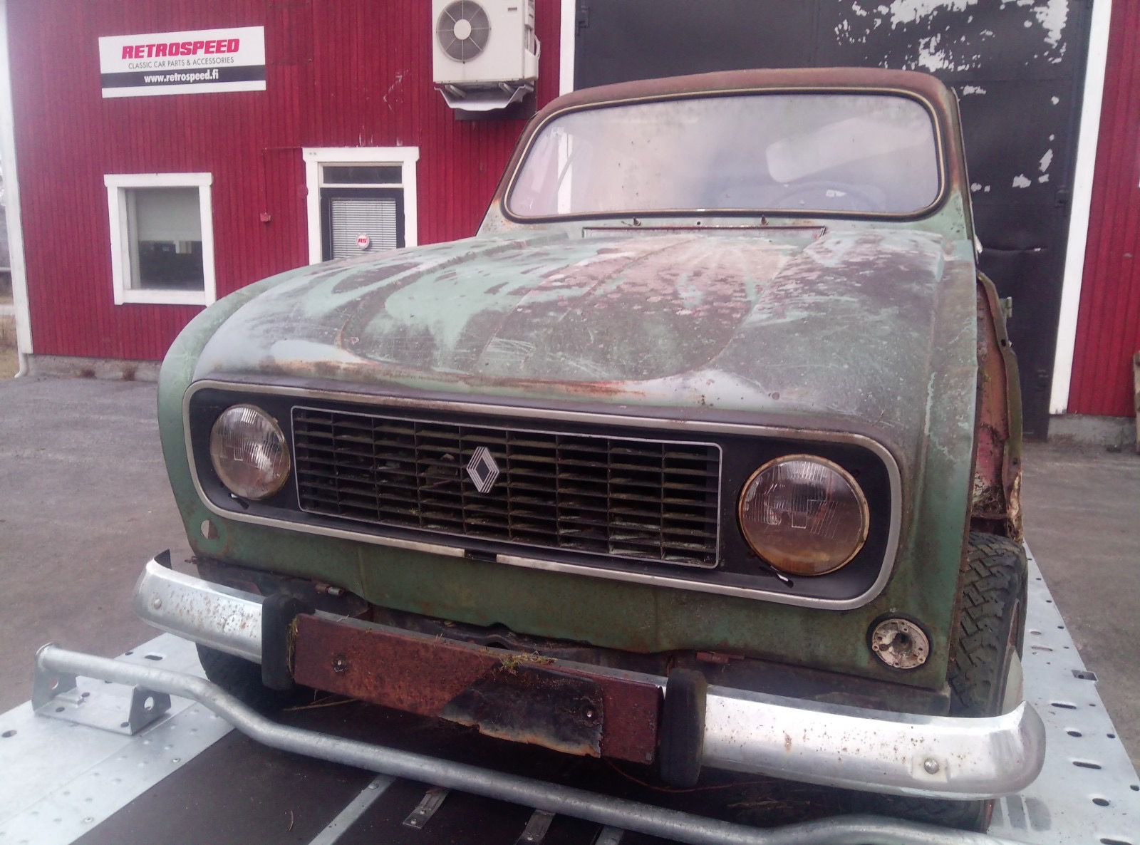 Renault 4 - Reservdelsbil (säljes i delar) - 7