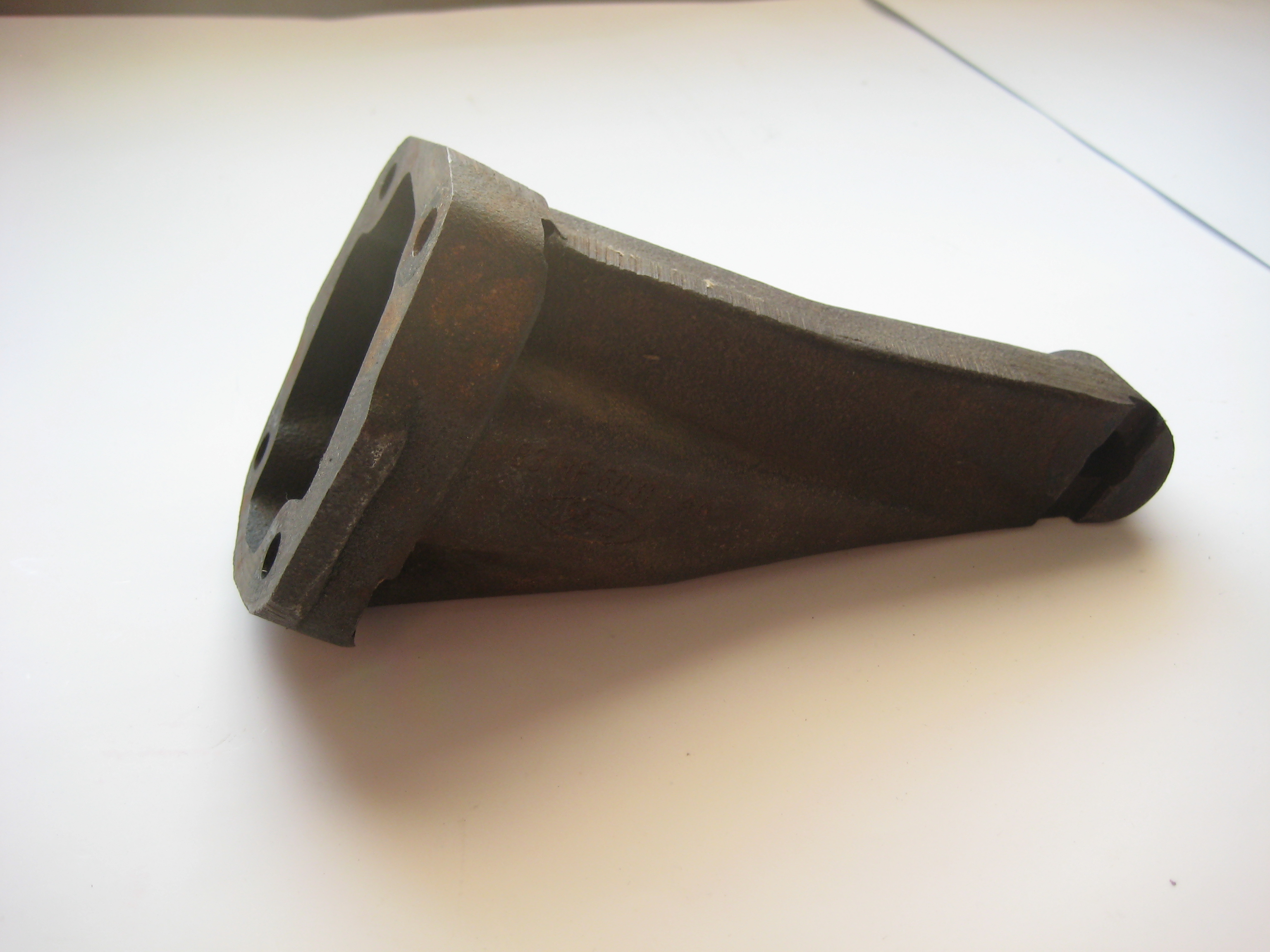 Engine mount bracket Ford Sierra MK1 - 3