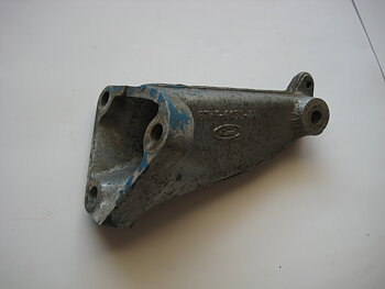 Engine mount bracket Ford Sierra MK2