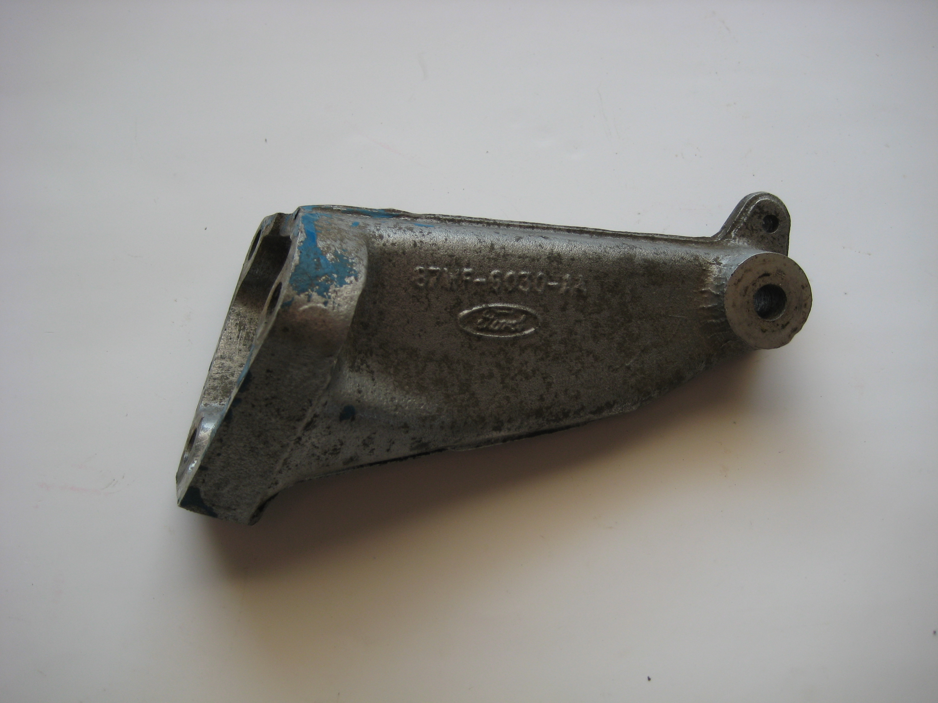 Engine mount bracket Ford Sierra MK2 - 2