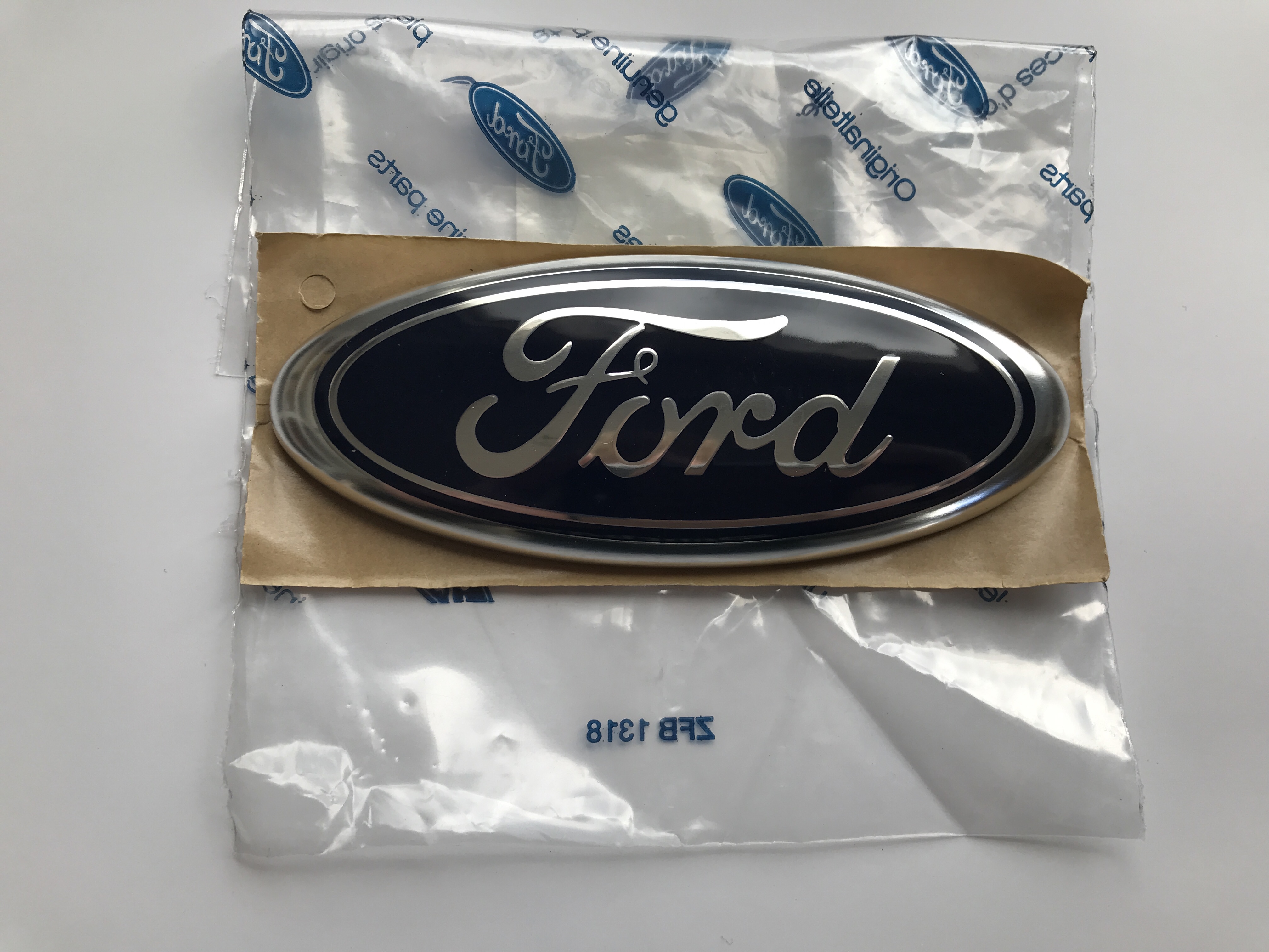 Ford emblem/badge (Genuine Ford!) - Retrospeed Finland - Classic car parts  & Accessories