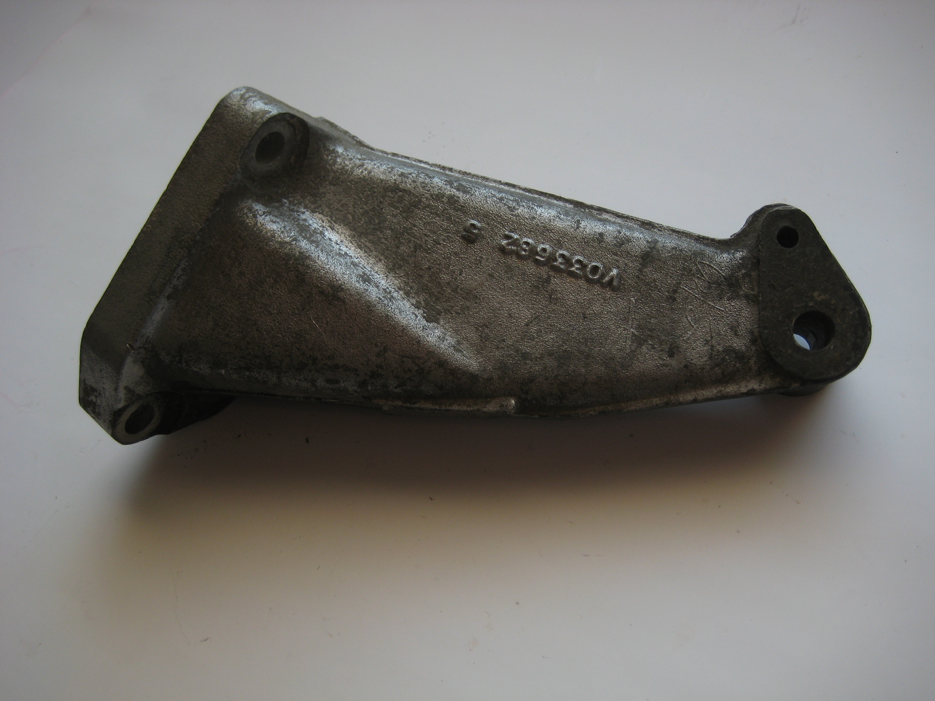 Engine mount bracket Ford Sierra MK2 - 2