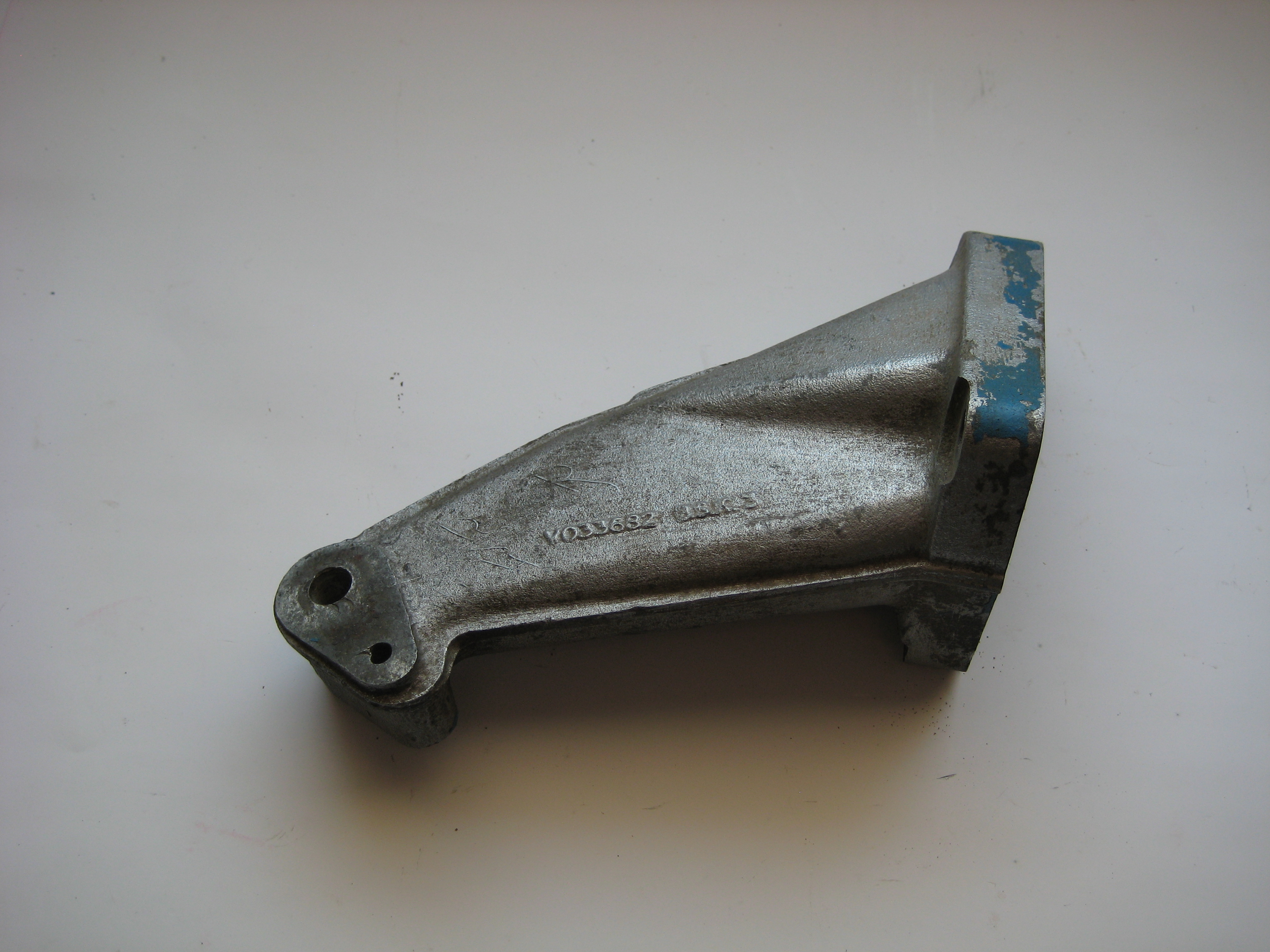 Moottorin kiinnikekorvake Ford Sierra MK2 - 2