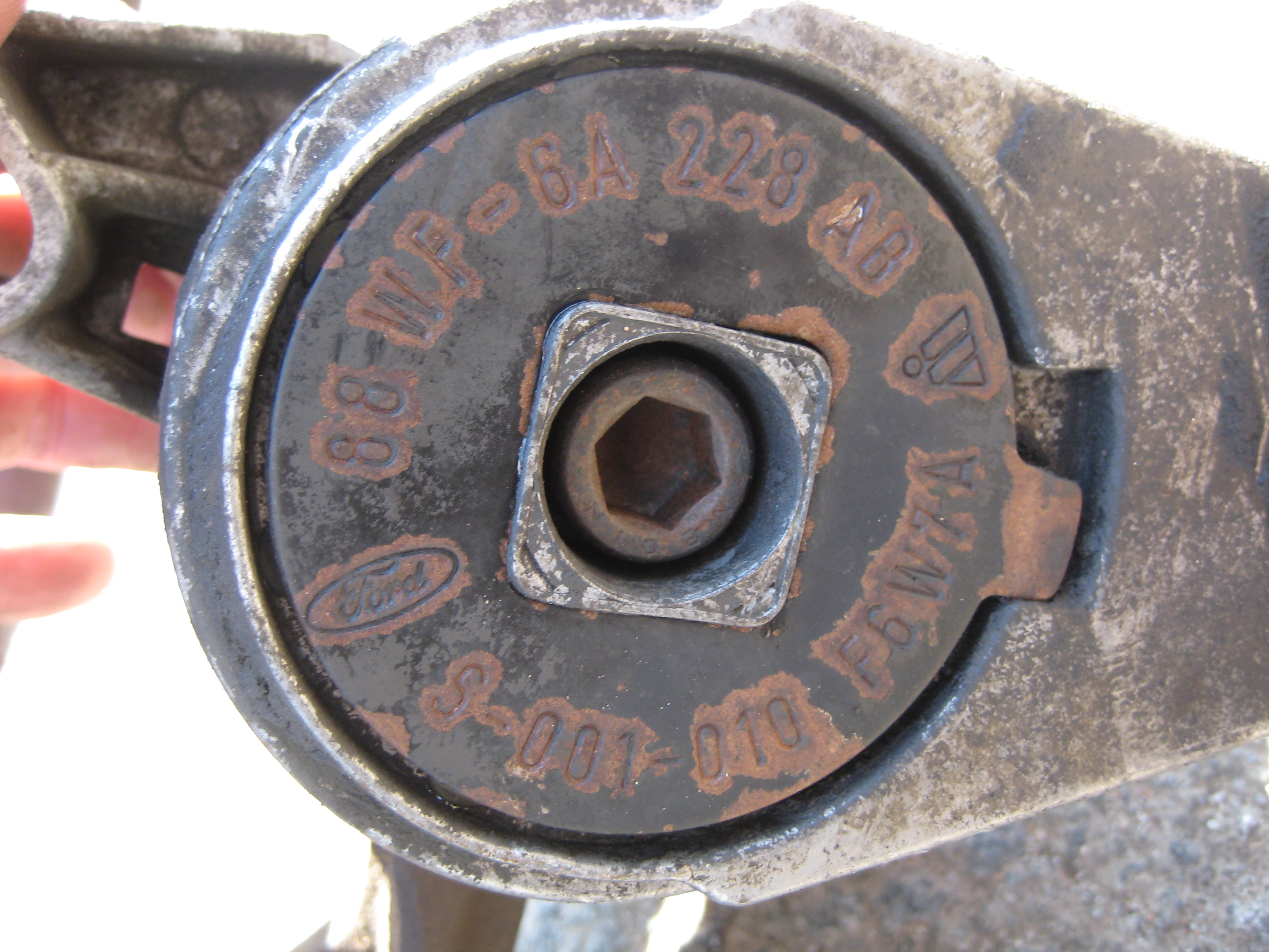 Power steering bracket Ford Sierra - 4