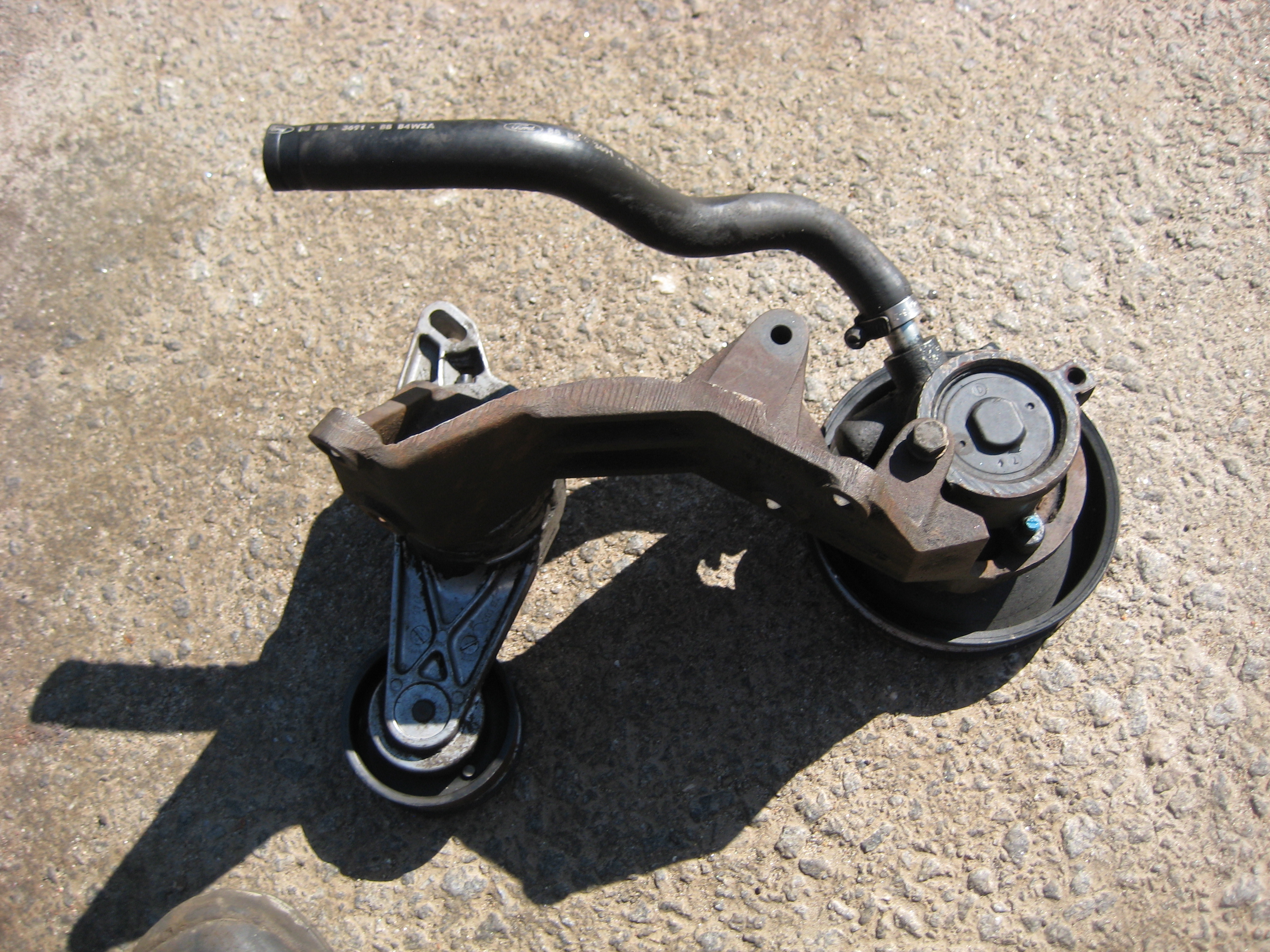 Power steering bracket Ford Sierra