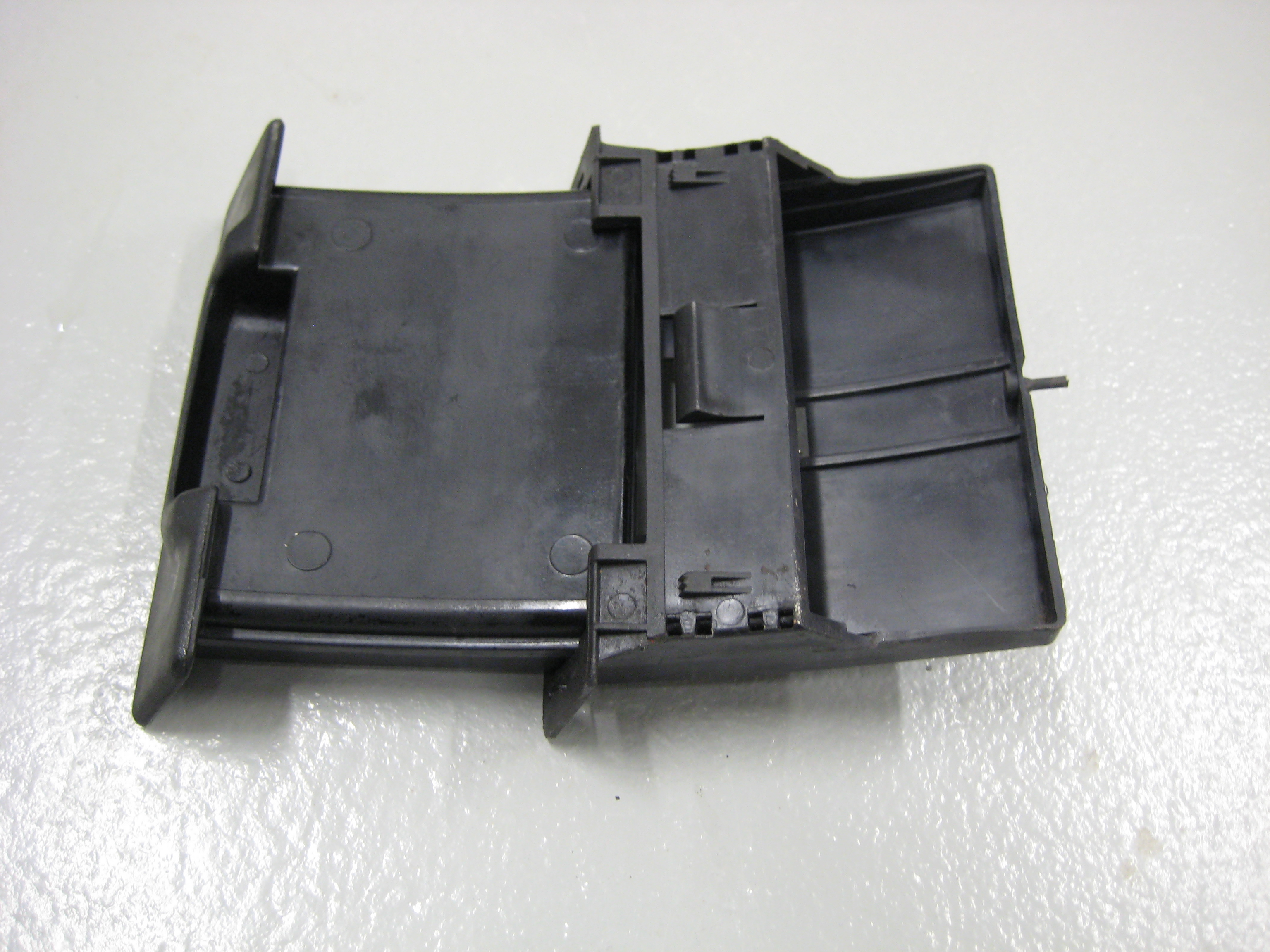 Ash tray Ford Sierra - 2