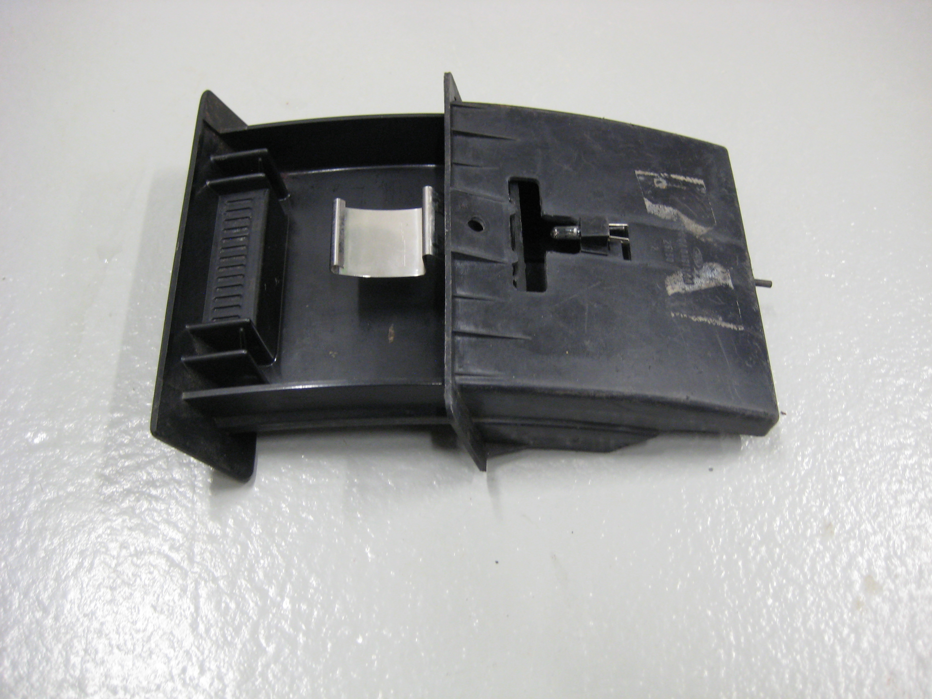 Ash tray Ford Sierra