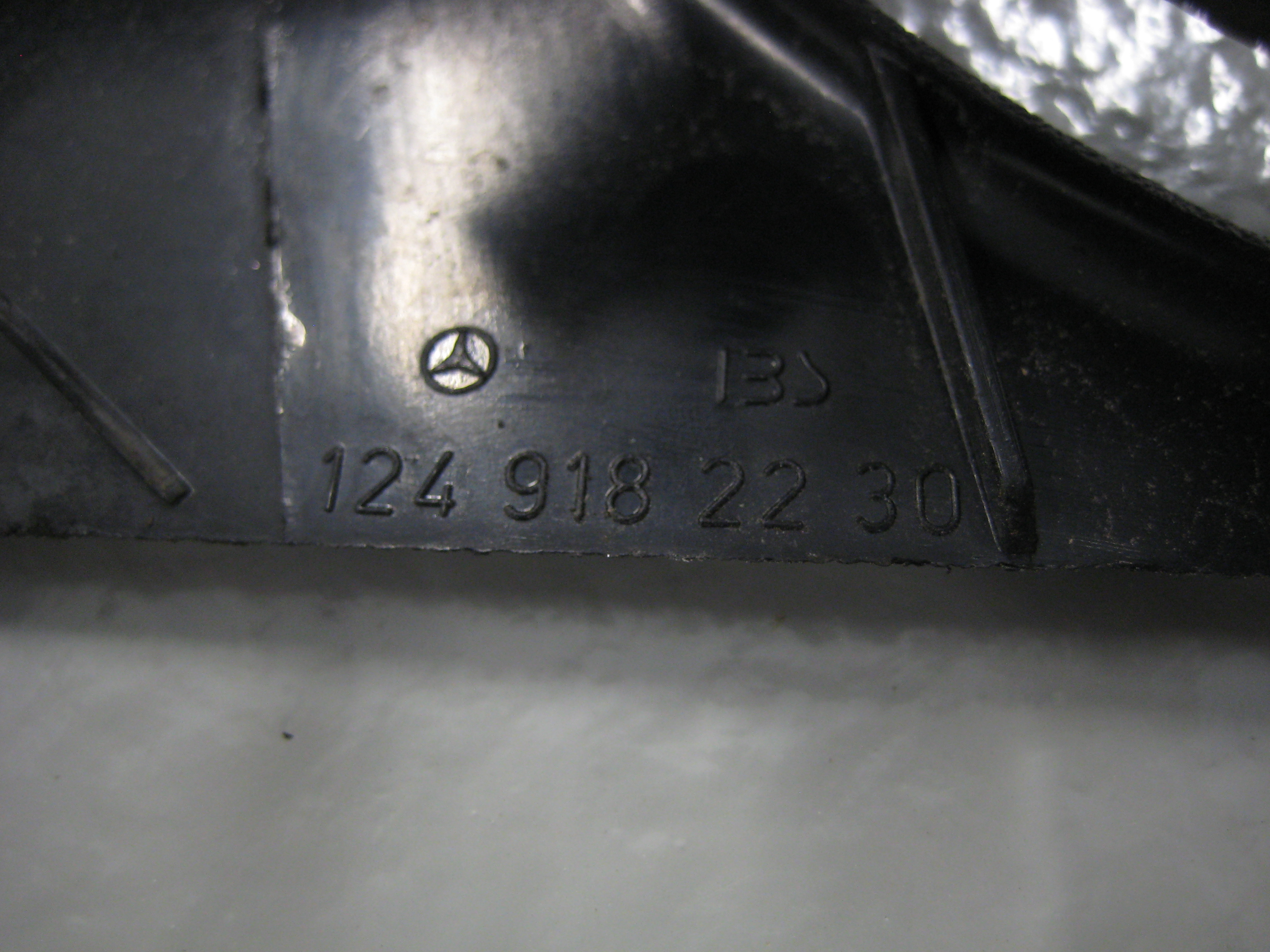 Kåpa till bänk Mercedes 1249182230 - 4