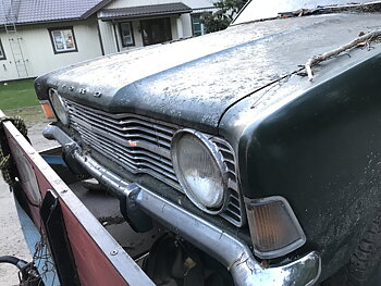 Ford Cortina - Spare part car (parts for sale)