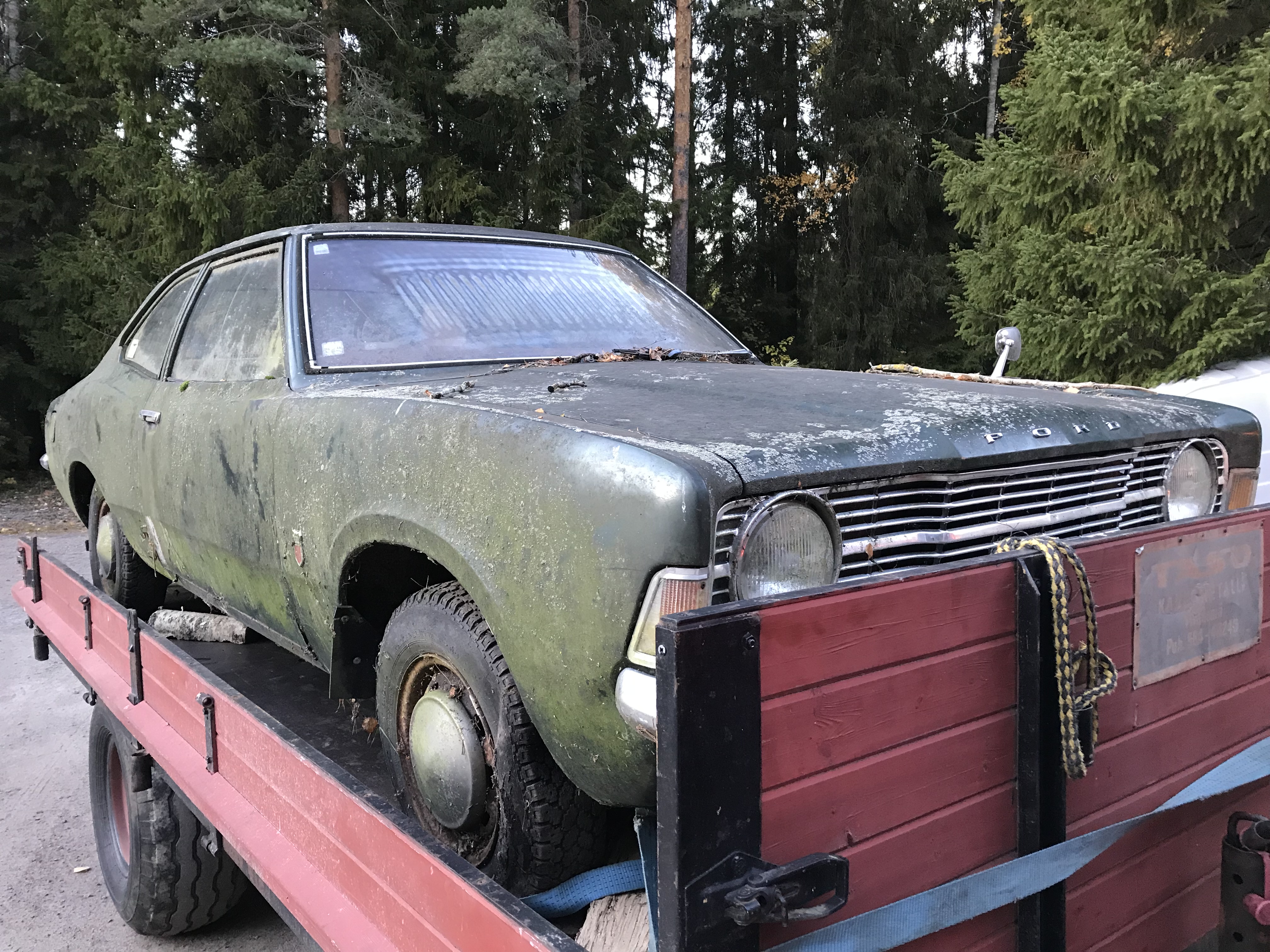 Ford Cortina - Purkuauto (myydään osina) - 11