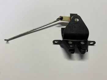 Låsmekanism baklucka Fiesta Mk1 Genuine Ford NEW OLD STOCK