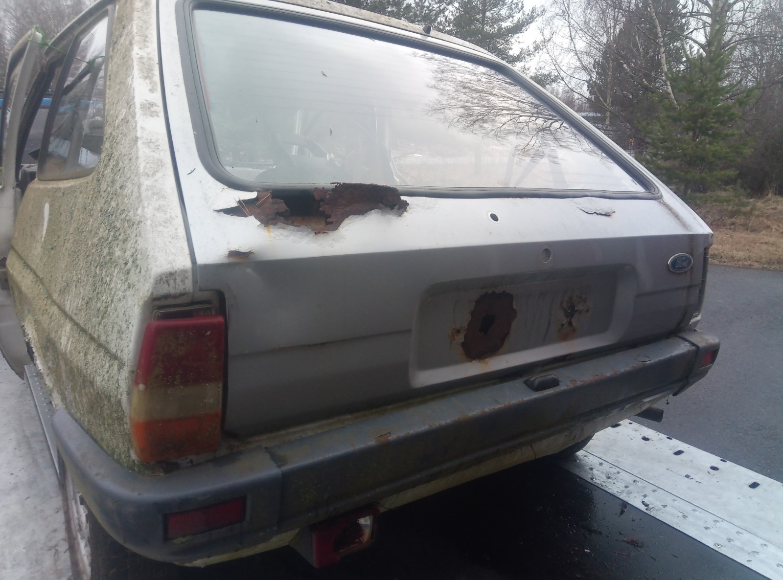Ford Fiesta - Reservdelsbil (säljes i delar) - 6