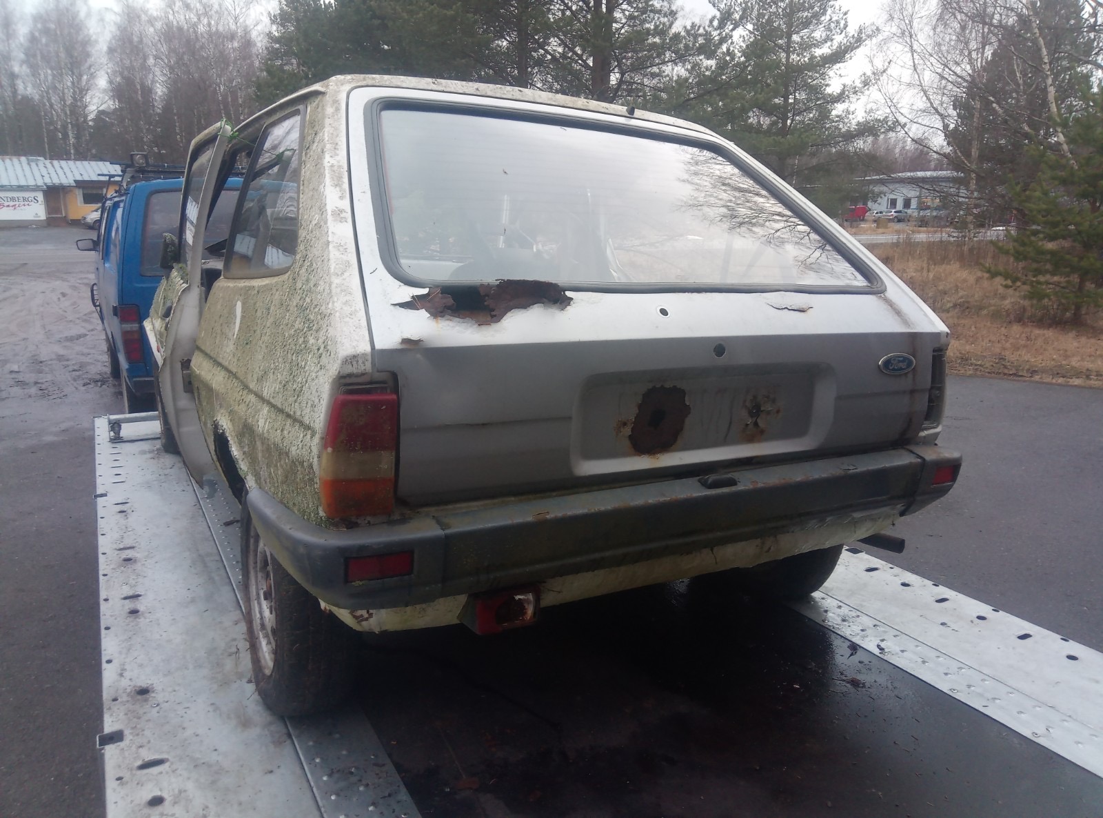 Ford Fiesta - Reservdelsbil (säljes i delar) - 7