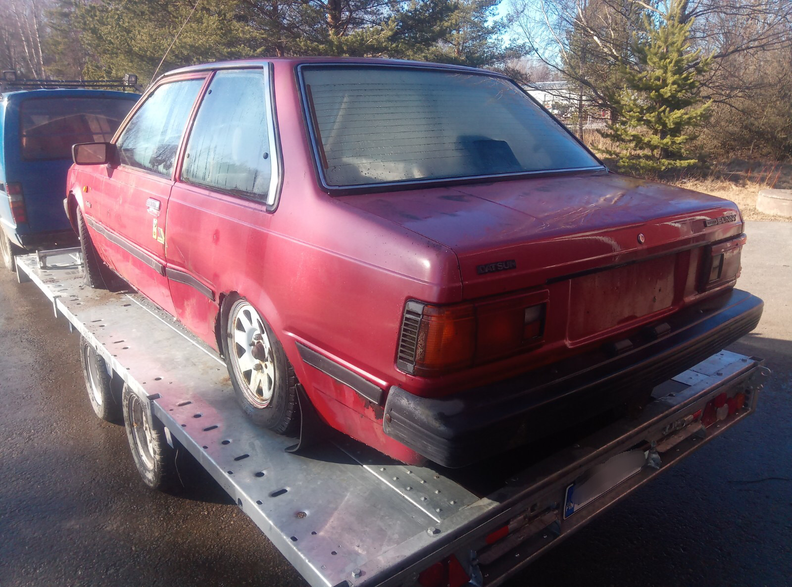 Nissan Sunny - Reservdelsbil (säljes i delar) - 9