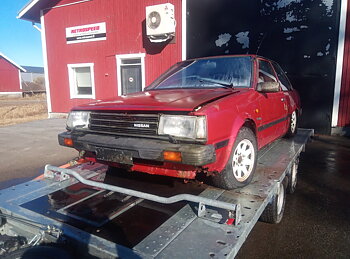 Nissan Sunny - Reservdelsbil (säljes i delar)