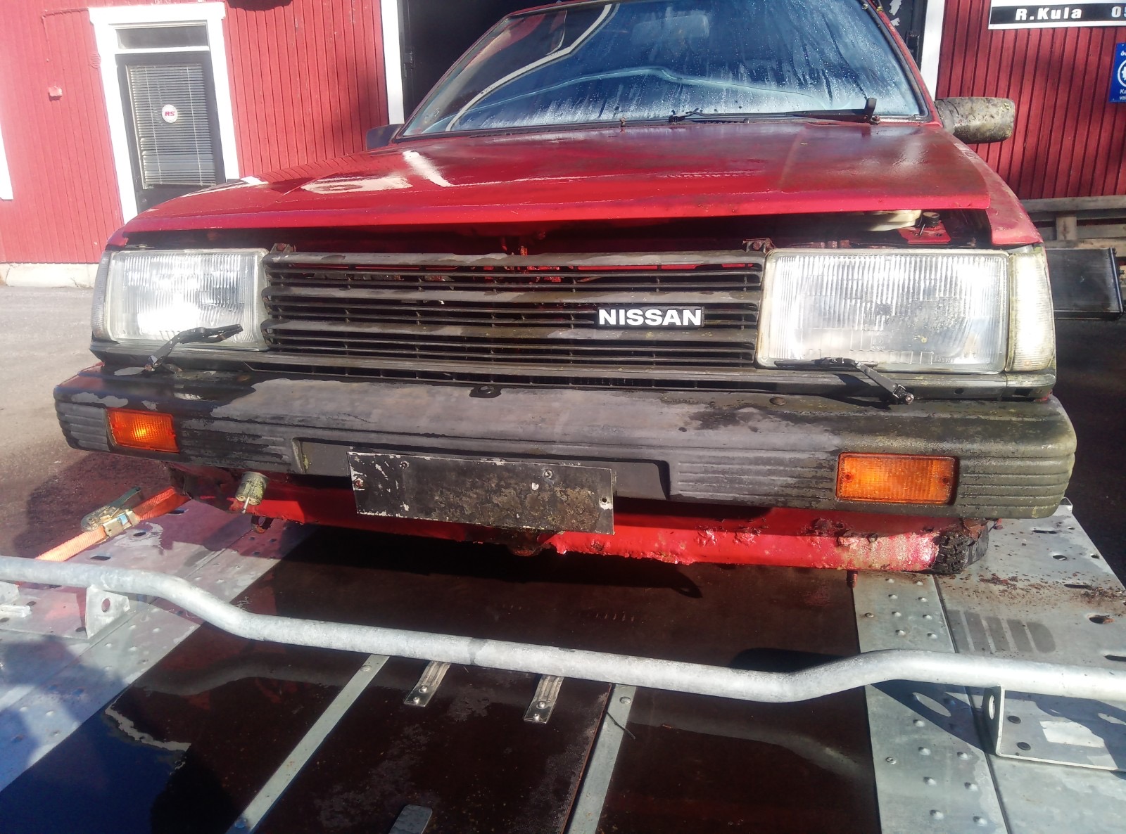 Nissan Sunny - Reservdelsbil (säljes i delar) - 2